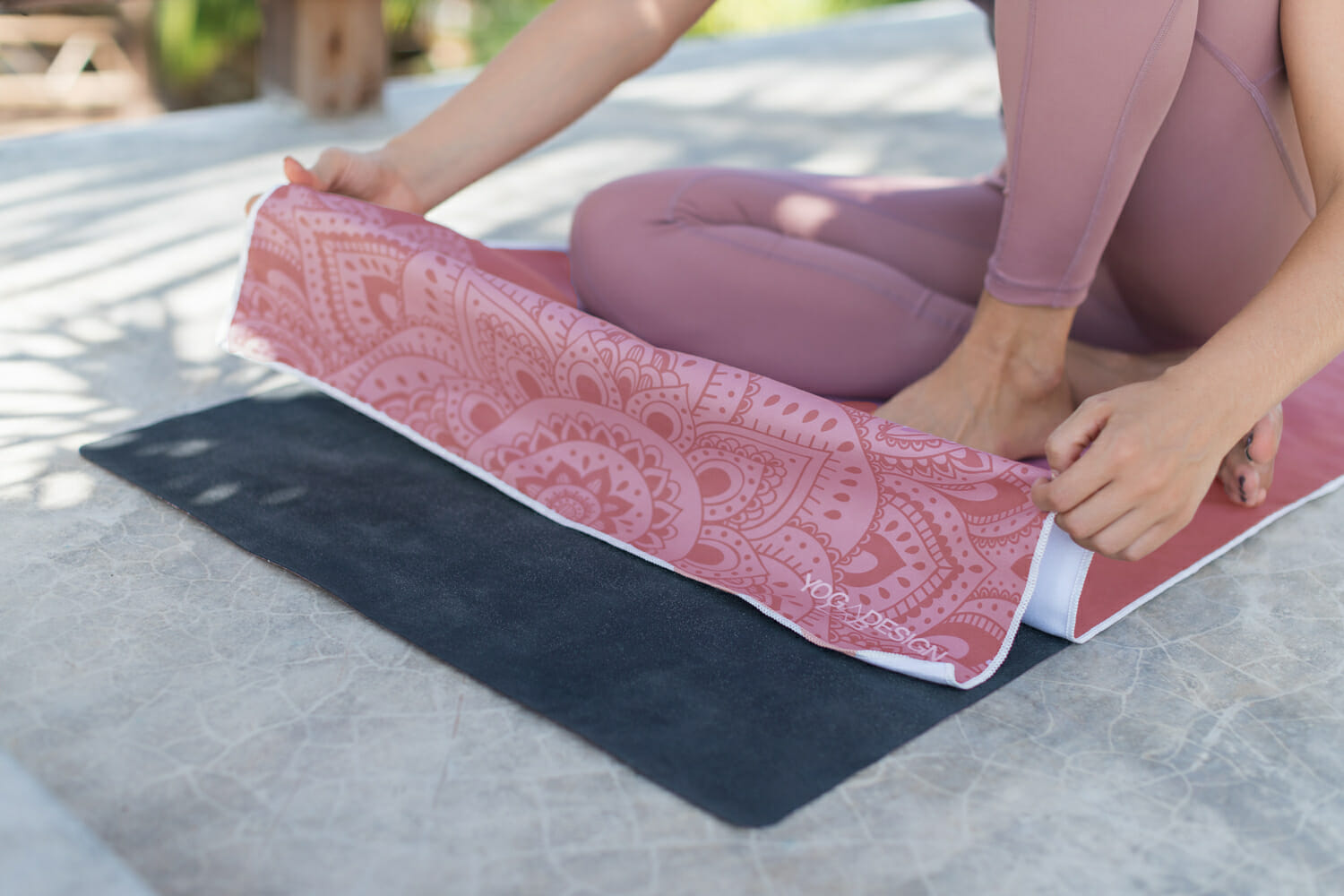 Ručník na jógu Yoga Design Lab Mat Towel Mandala Ginger Ručníky na