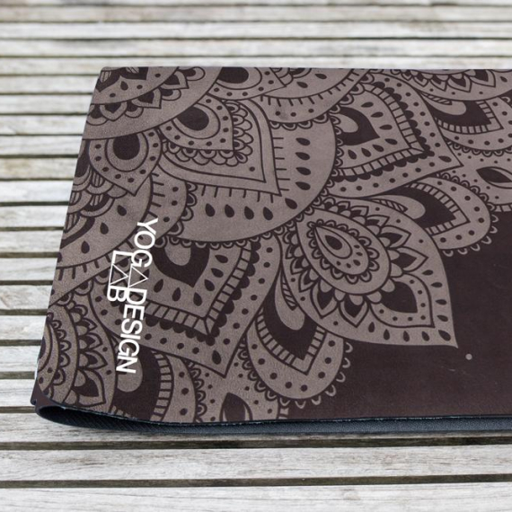 Cestovní designová jogamatka Yoga Design Lab Travel Mat 1,5 mm Mandala Black