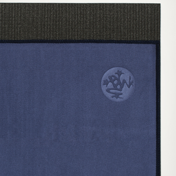 Malý jógový ručník Manduka eQua® Hand Towel Haze