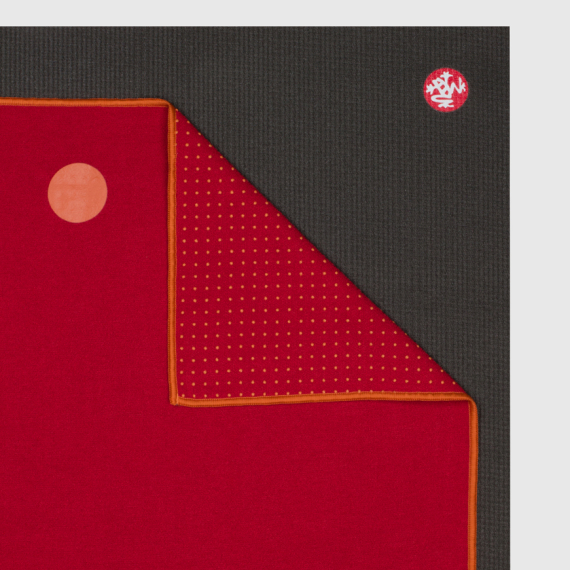 Velký ručník na jógu se silikononovými body Manduka yogitoes® Chakra Red