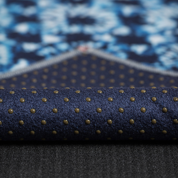 Velký ručník na jógu se silikononovými body Manduka yogitoes® Tesselate Velký ručník na jógu se silikononovými body Manduka yogitoes® Tesselate