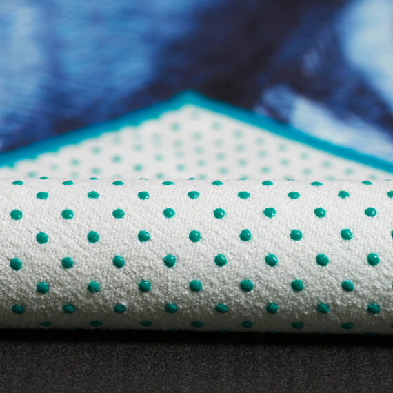 Velký ručník na jógu se silikononovými body Manduka yogitoes® Serene
