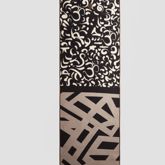 Velký ručník na jógu se silikononovými body Manduka yogitoes® Clarity in Chaos