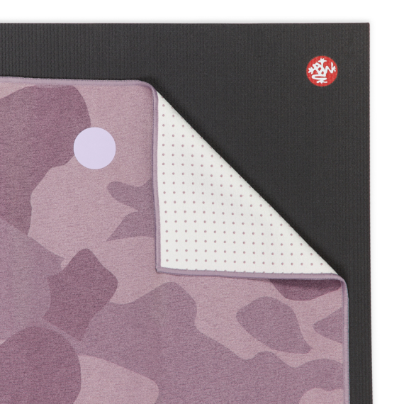 Velký ručník na jógu se silikonovými body Manduka Yogitoes+ Camo Elderberry