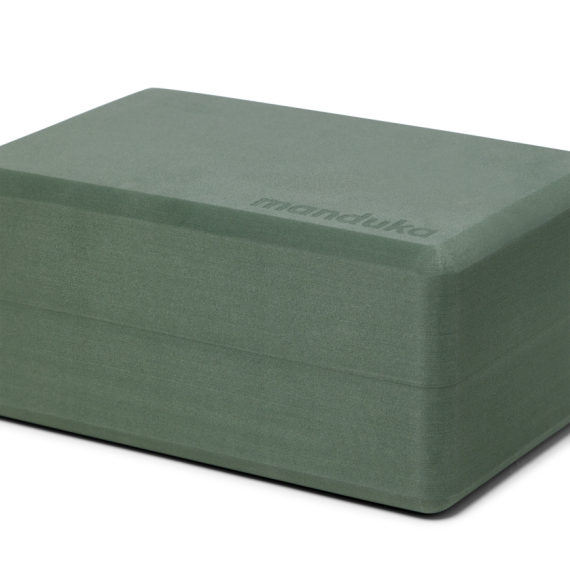 Bloček na jógu Manduka Foam Block Sage