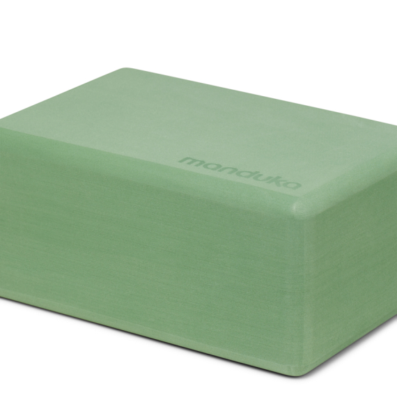 Bloček na jógu Manduka Foam Block Leaf Green