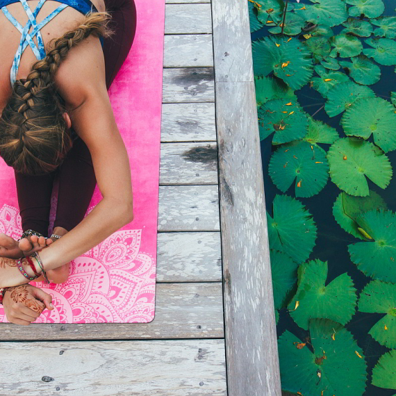 Designová jogamatka Yoga Design Lab Combo Mat Mandala Rose