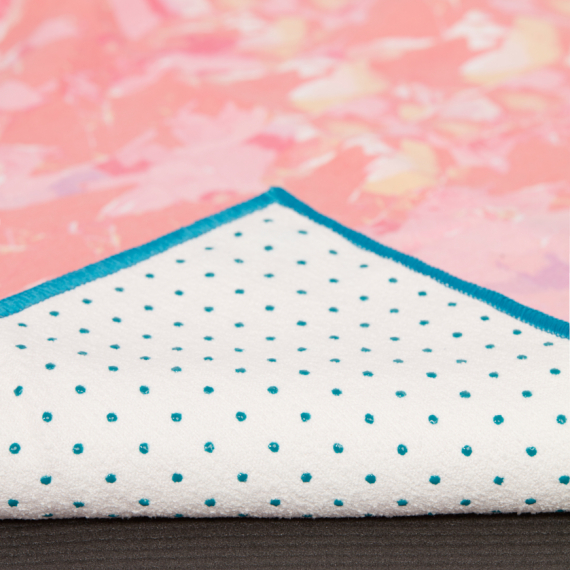 Velký ručník na jógu se silikononovými body Manduka yogitoes® Paper Landscape