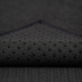 Jógový ručník se silikonovými body Manduka Yogitoes® Onyx Jógový ručník se silikonovými body Manduka Yogitoes® Onyx