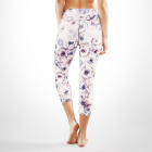 Tříčtvrteční legíny  Manduka Essential Capri Legging Hana Print