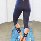 Dlouhé legíny Manduka Cross Back Crop Legging Dusk Blue