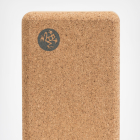 Malý korkový bloček Manduka Lean Cork Block