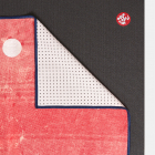 Velký ručník na jógu se silikononovými body Manduka yogitoes® Gradient Moon